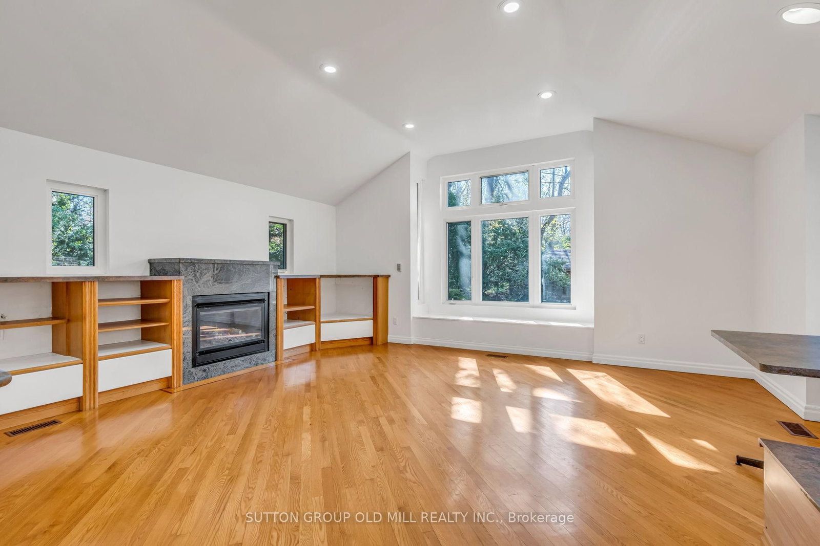 29 Robin Hood Road • Toronto, ON photo 12