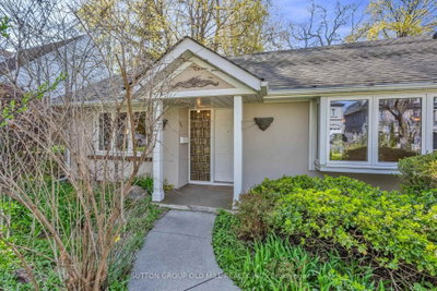 29 Robin Hood Road • Toronto, ON photo 2