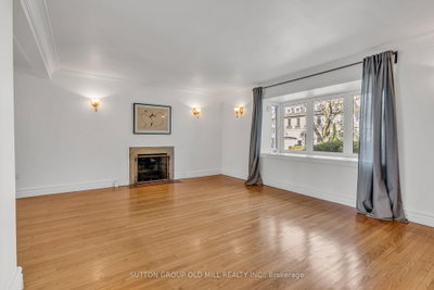 29 Robin Hood Road • Toronto, ON photo 4