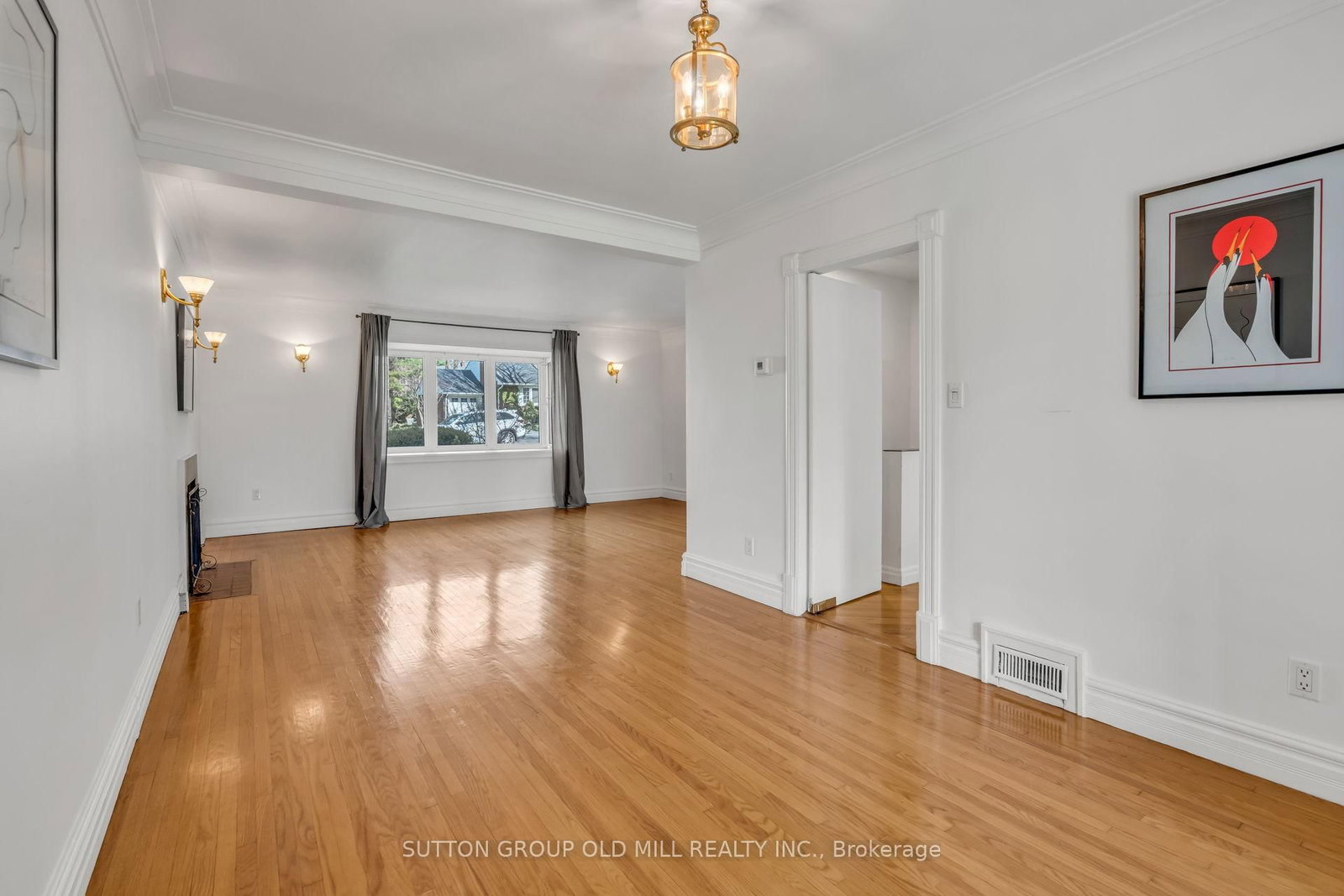 29 Robin Hood Road • Toronto, ON photo 8