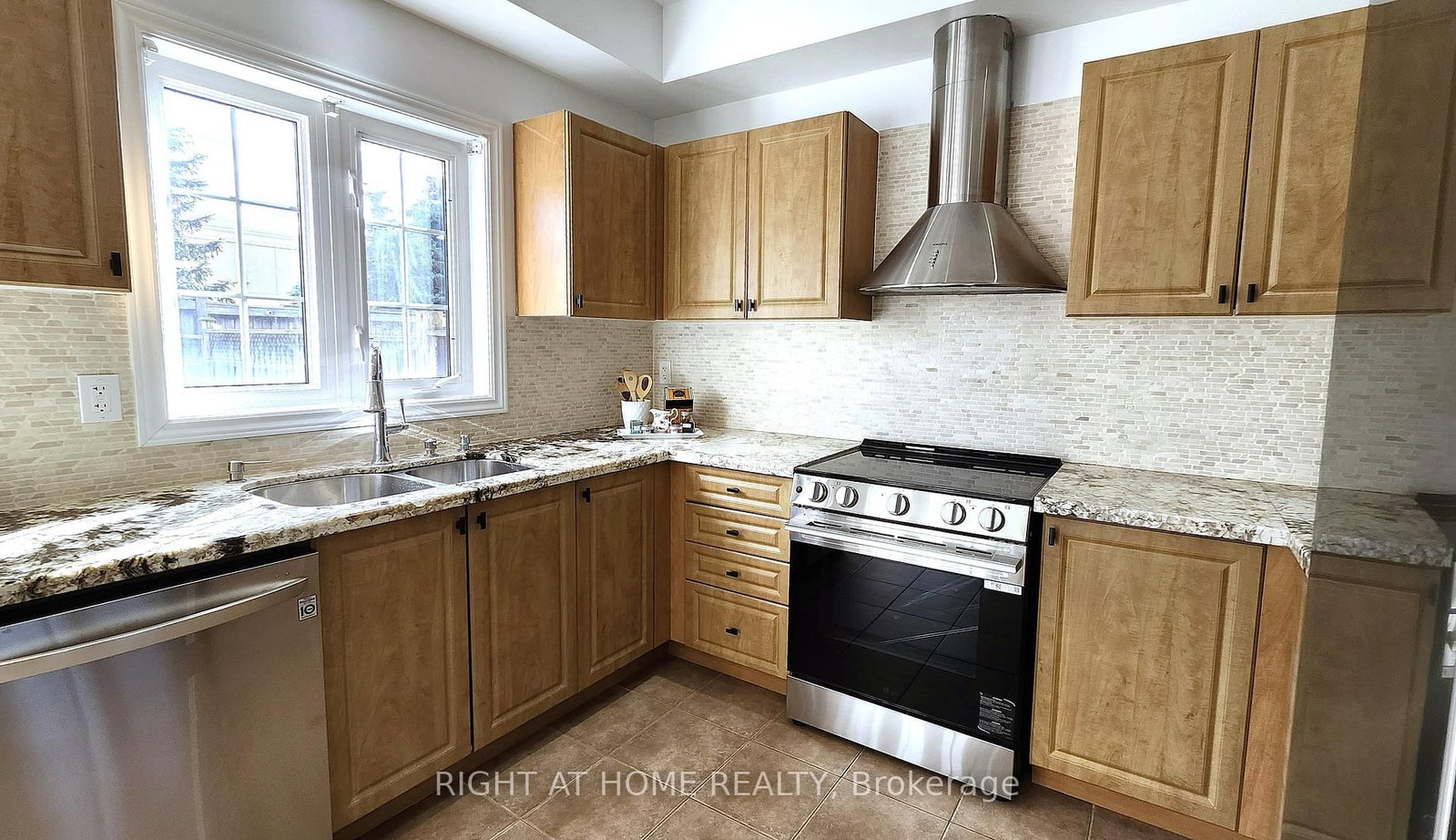 1359 Kestell Boulevard • Oakville, ON photo 14