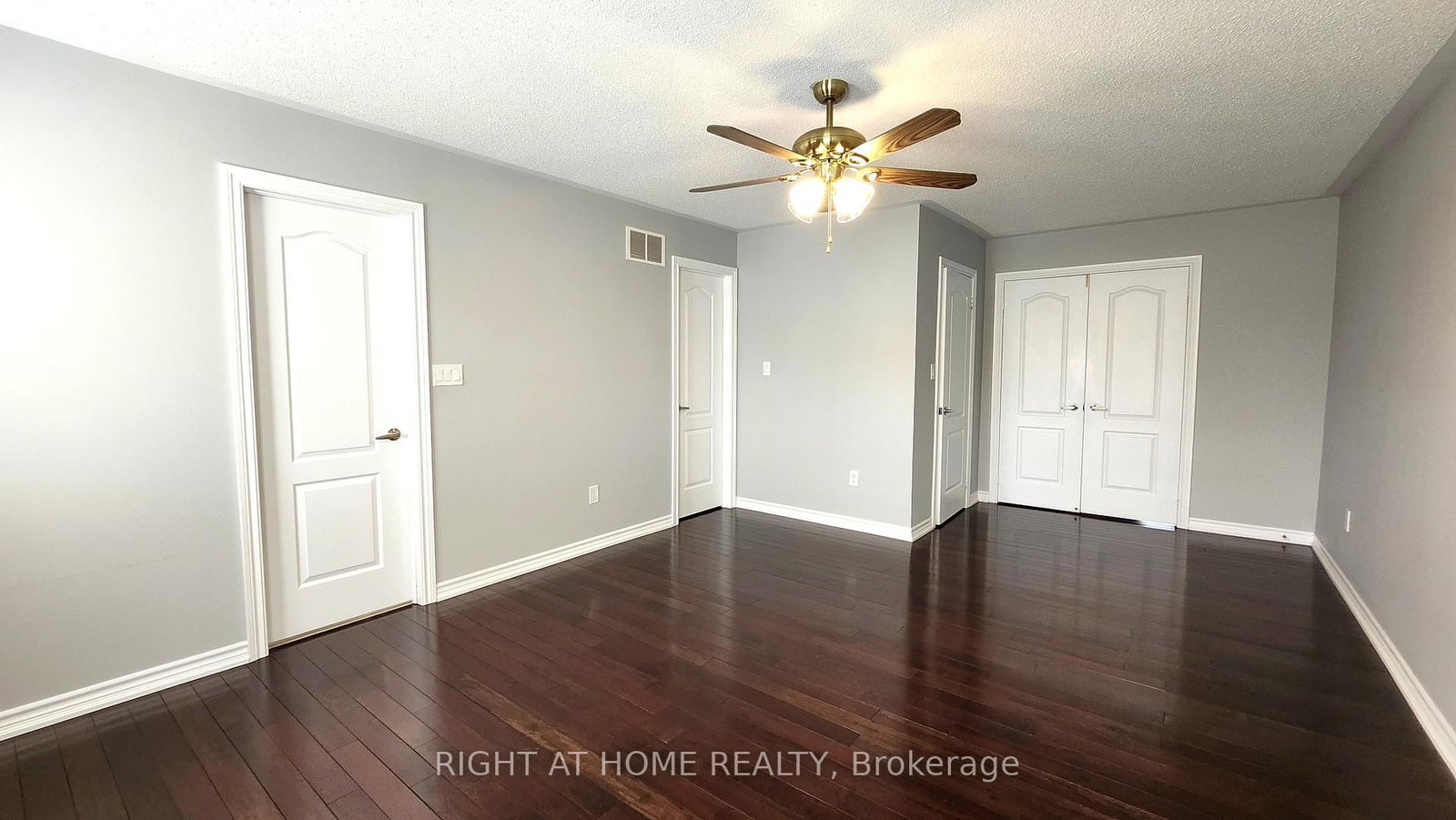 1359 Kestell Boulevard • Oakville, ON photo 18