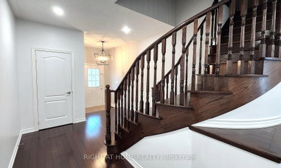 1359 Kestell Boulevard • Oakville, ON photo 6