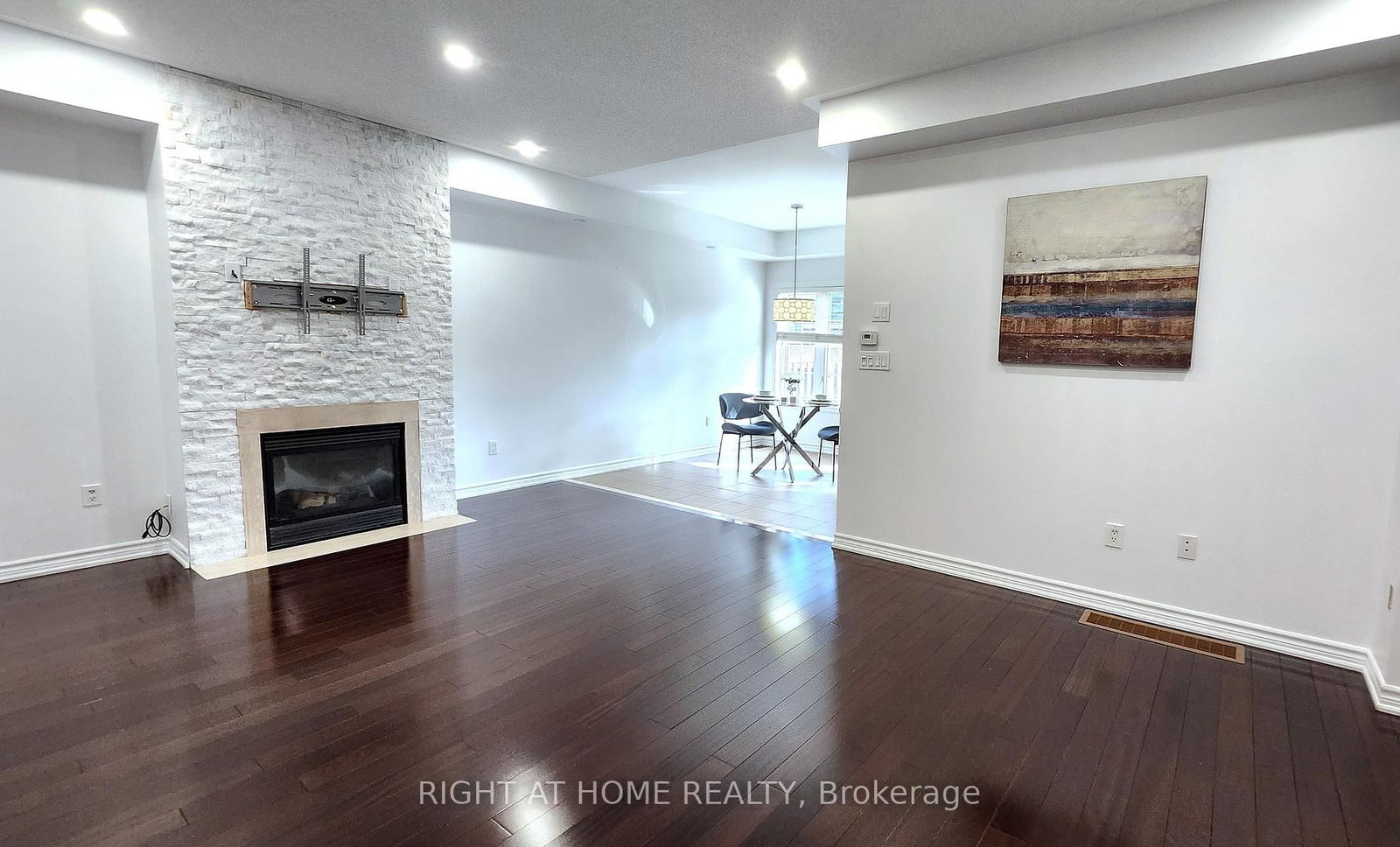 1359 Kestell Boulevard • Oakville, ON photo 8
