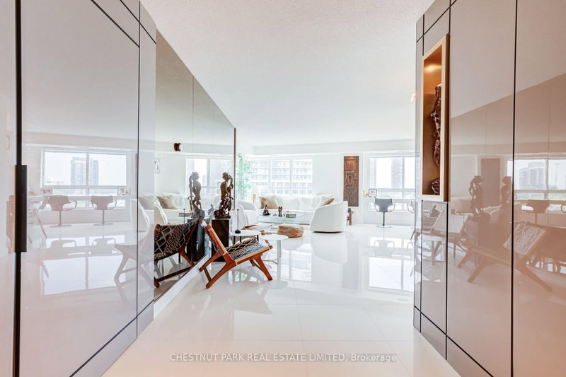 1208 - 2111 Lake Shore Boulevard W
