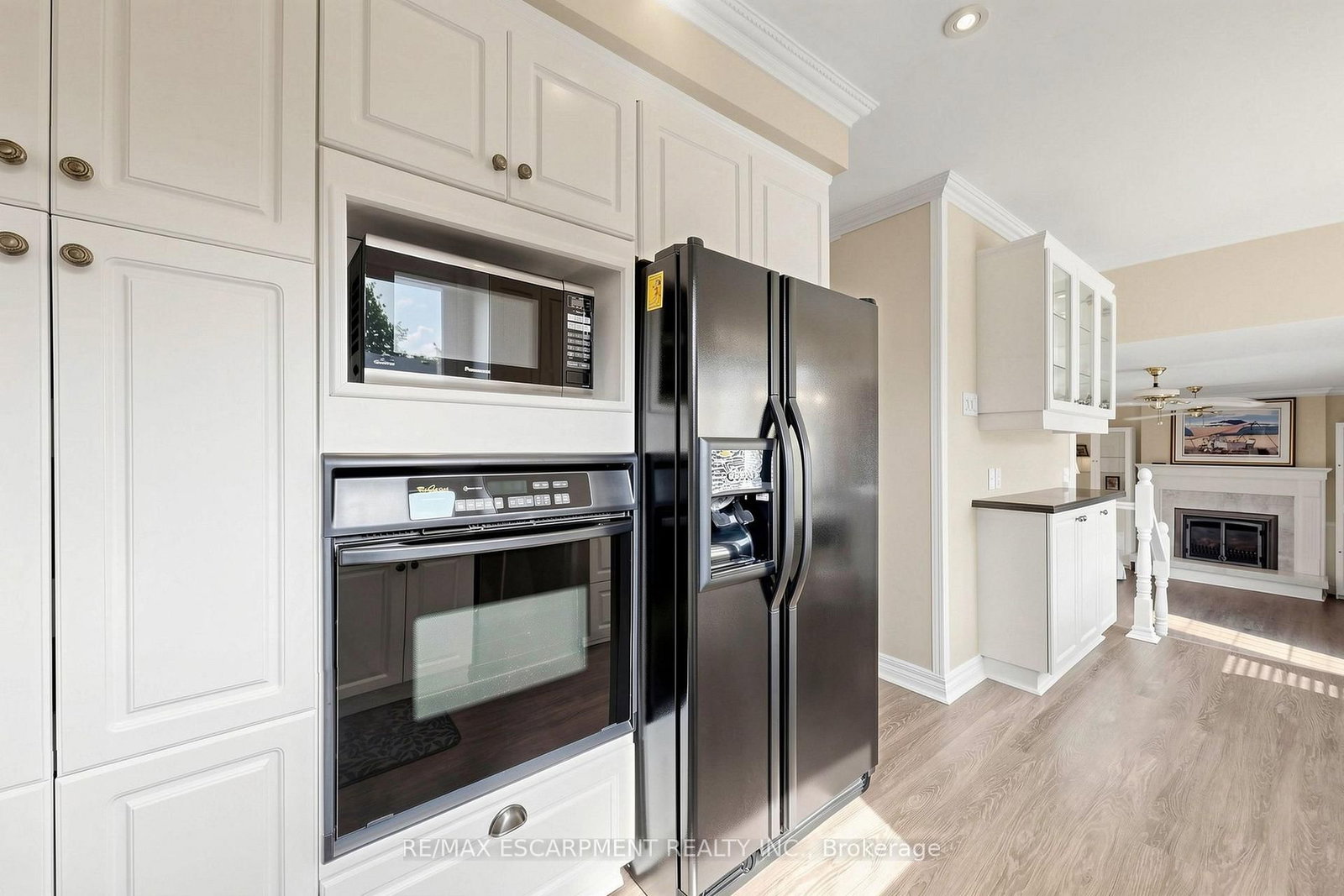 2208 Lancaster Crescent • Burlington, ON photo 18