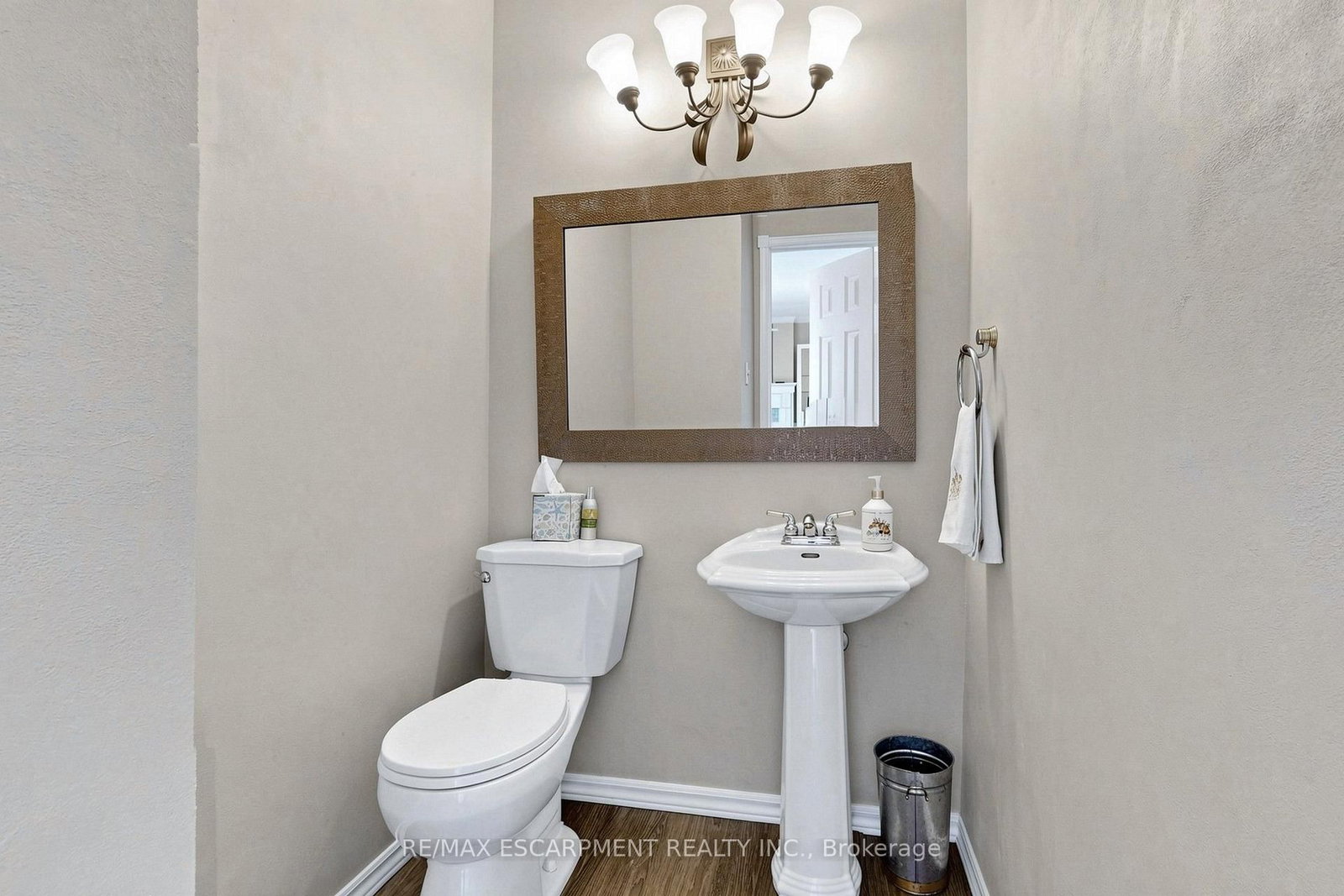 2208 Lancaster Crescent • Burlington, ON photo 20