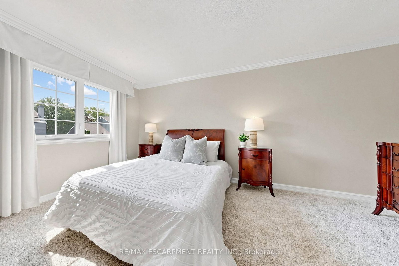 2208 Lancaster Crescent • Burlington, ON photo 21