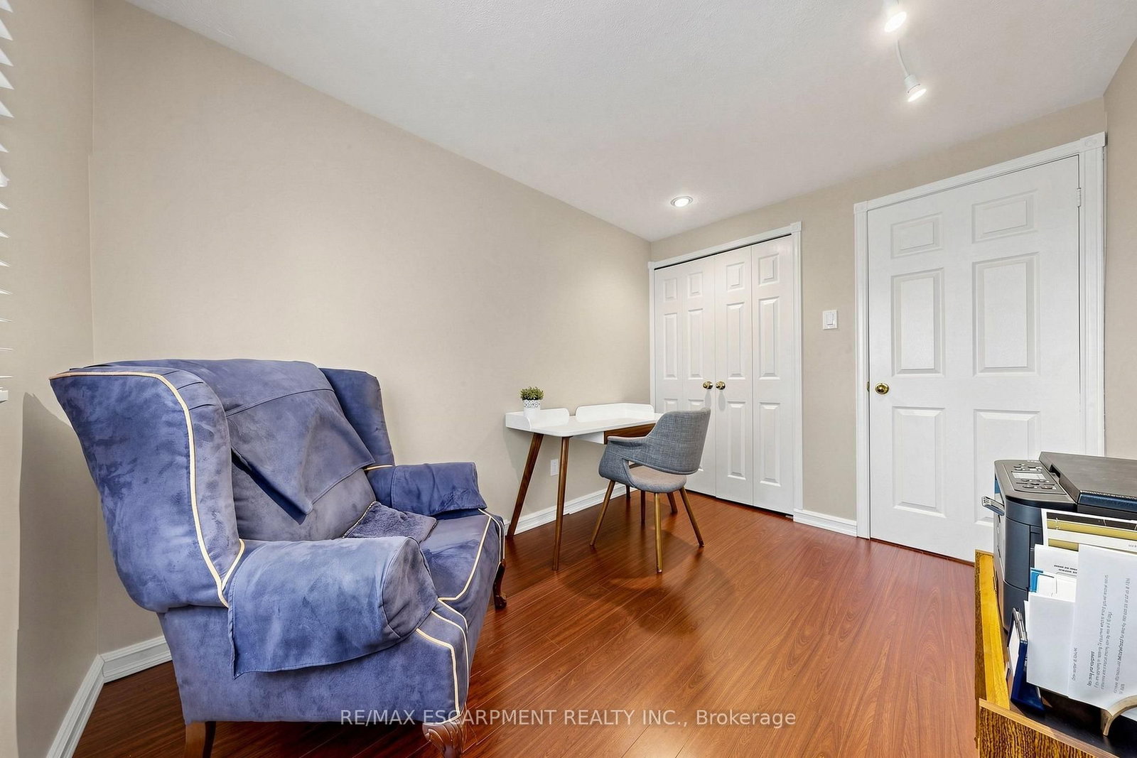 2208 Lancaster Crescent • Burlington, ON photo 27