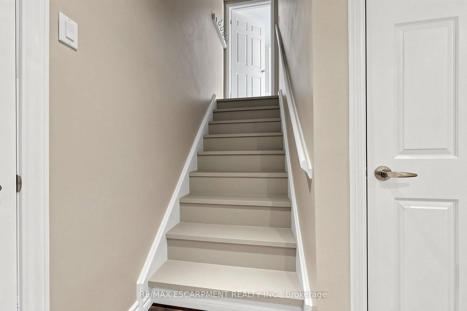 2208 Lancaster Crescent • Burlington, ON photo 30
