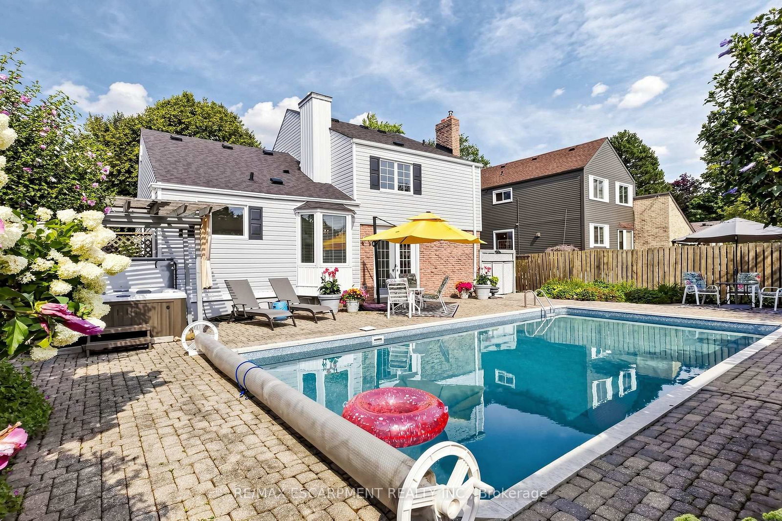 2208 Lancaster Crescent • Burlington, ON photo 35