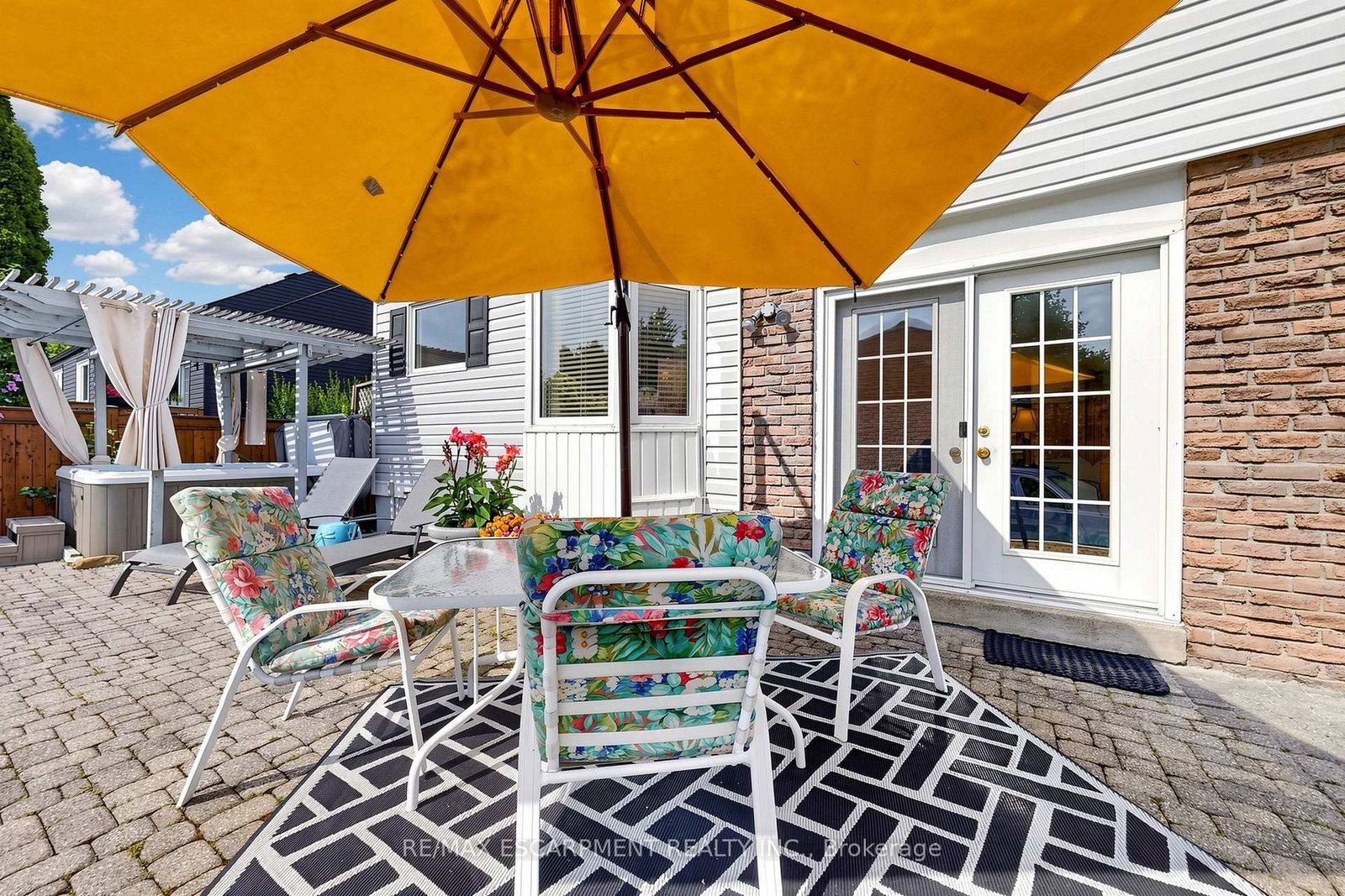 2208 Lancaster Crescent • Burlington, ON photo 38