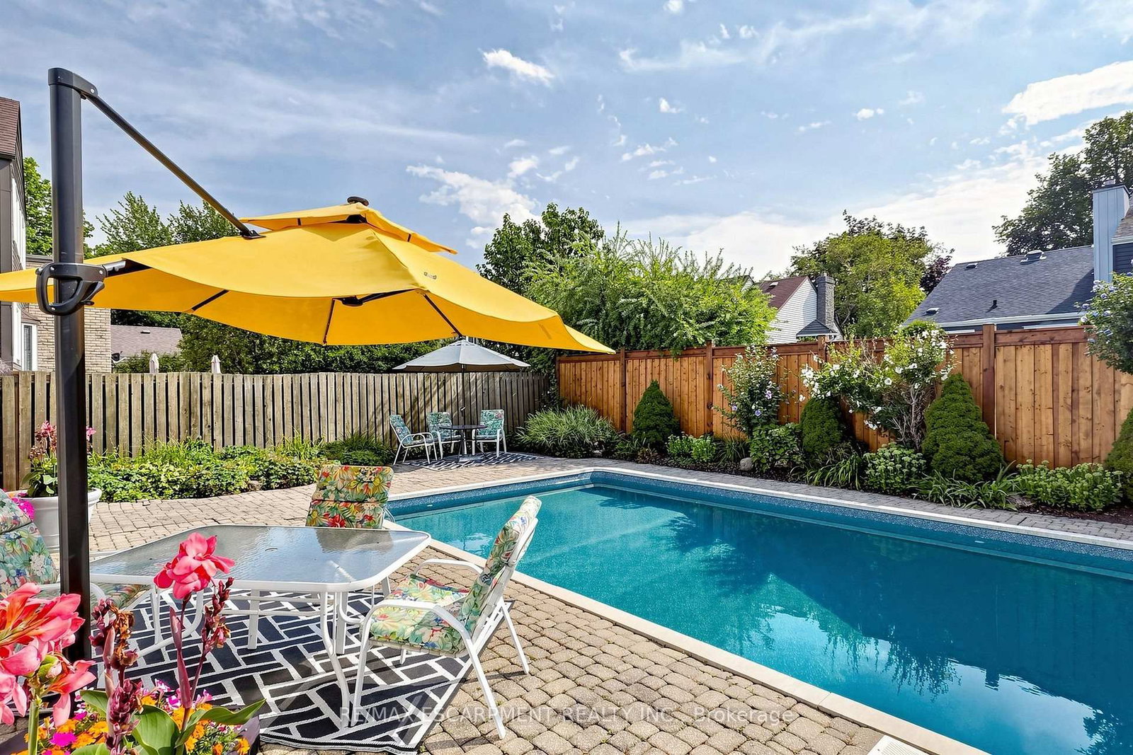 2208 Lancaster Crescent • Burlington, ON photo 40
