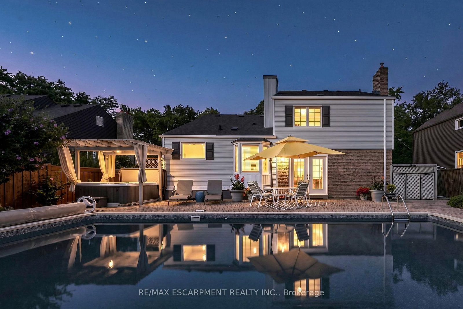 2208 Lancaster Crescent • Burlington, ON photo 44