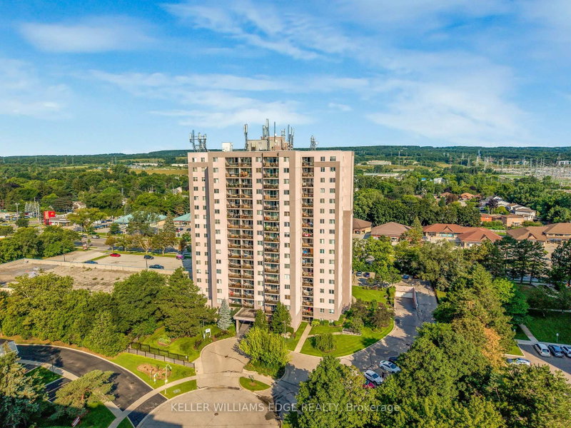 708 - 975 Warwick Court