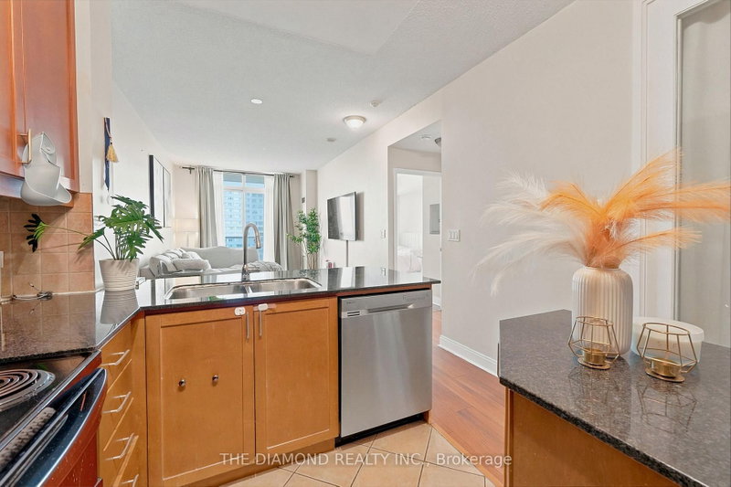 90 Absolute Mississauga,ON L4Z 0A3 — Photo 10
