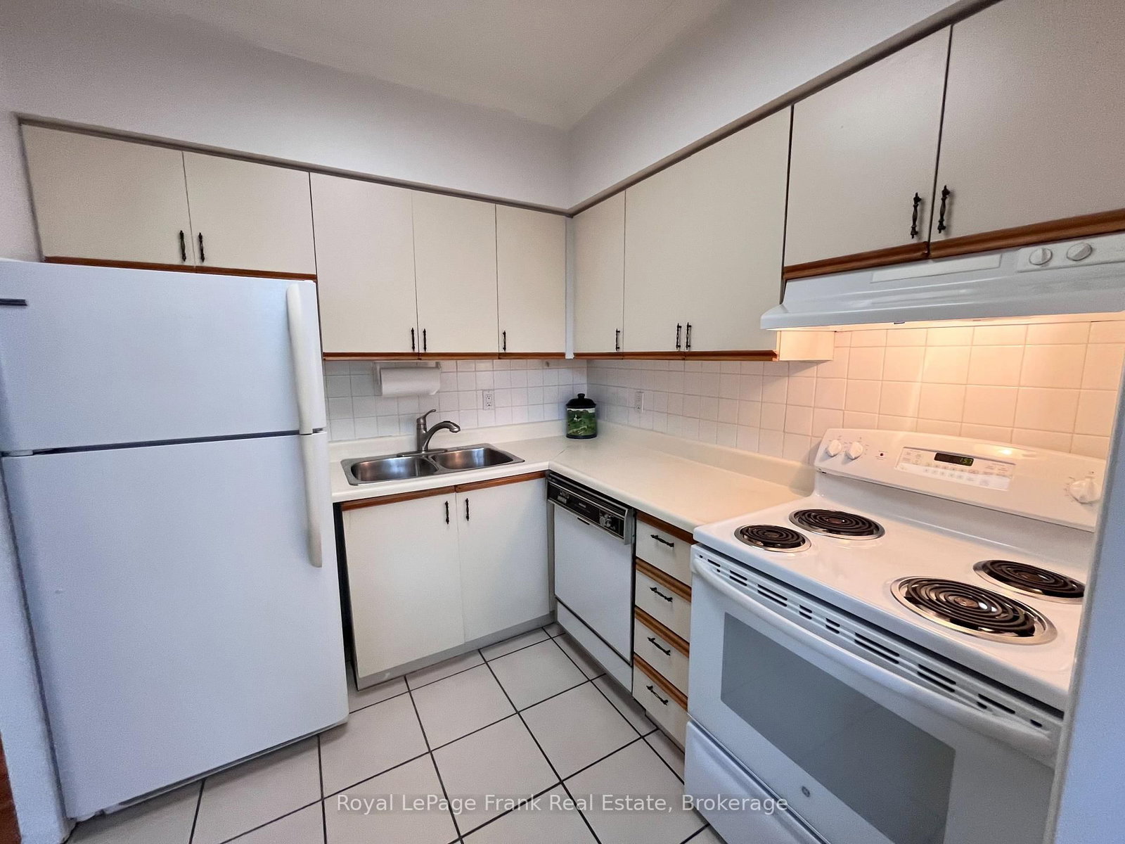 1110 Walden Circle • #102 • Mississauga, ON photo 18