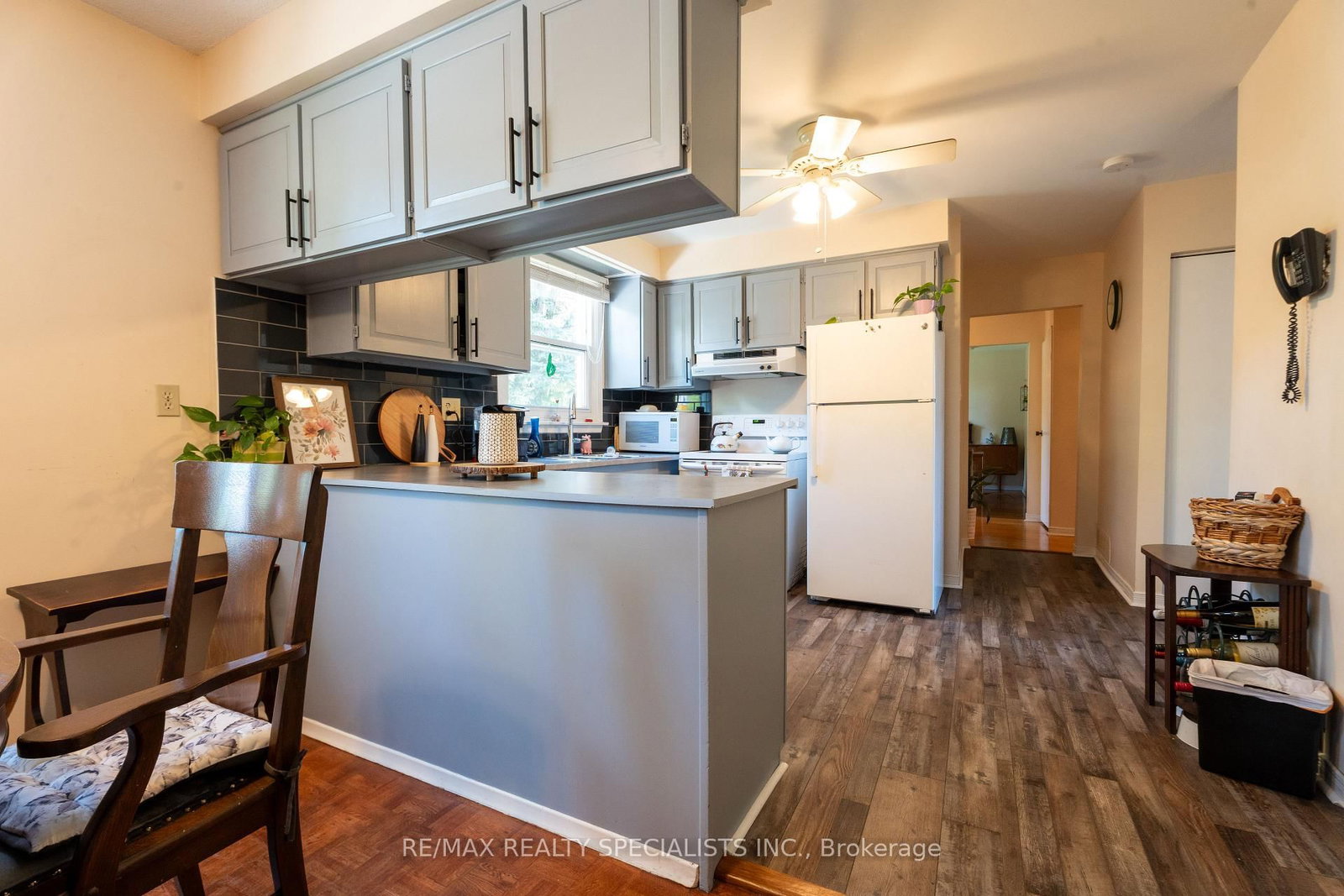 8 River View Drive • Brampton, ON photo 16
