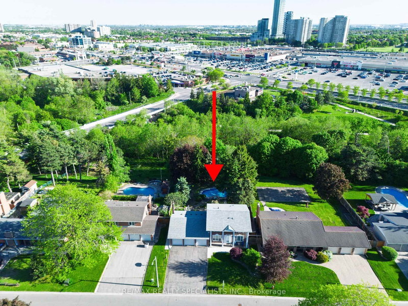 8 River View Drive