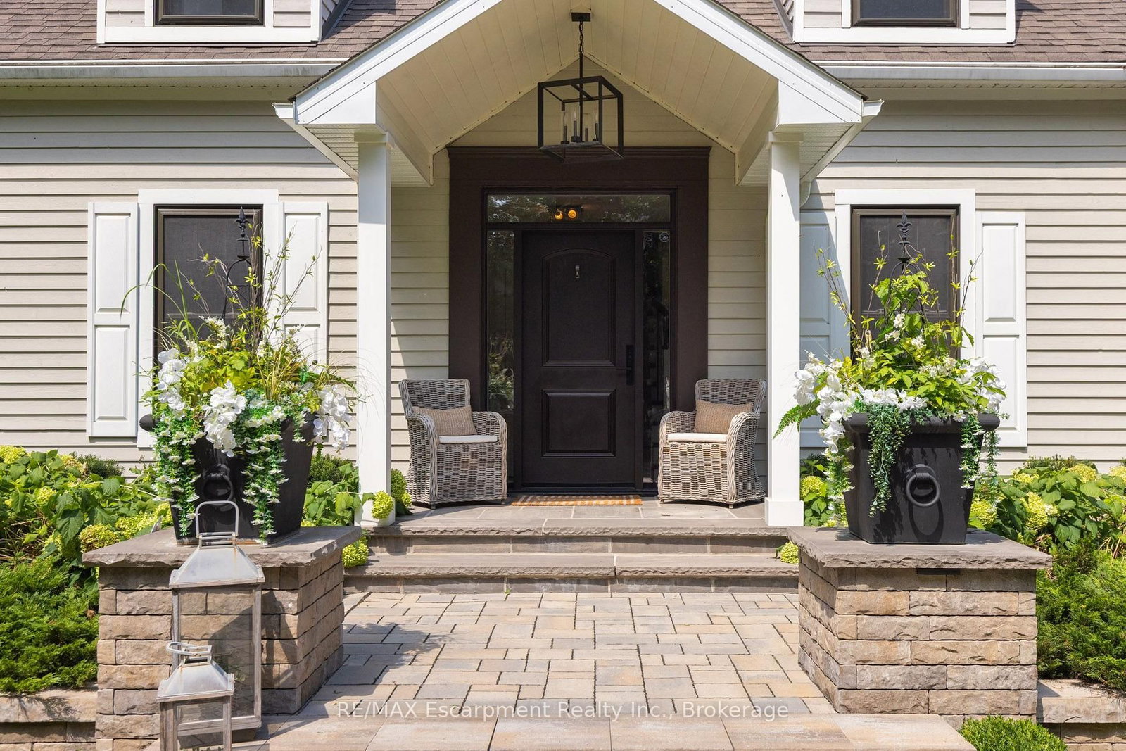 105 WHITTINGTON Place • Oakville, ON photo 3