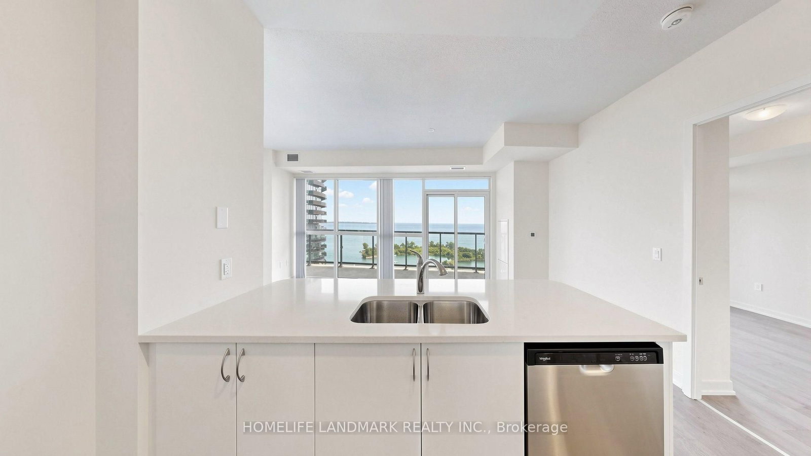 38 Annie Craig Drive • #2702 • Toronto, ON photo 12
