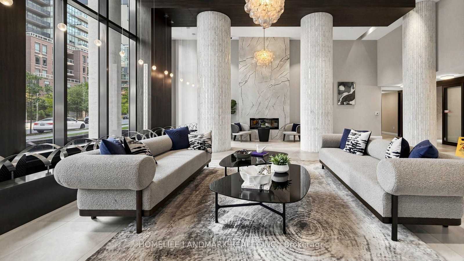 38 Annie Craig Drive • #2702 • Toronto, ON photo 3