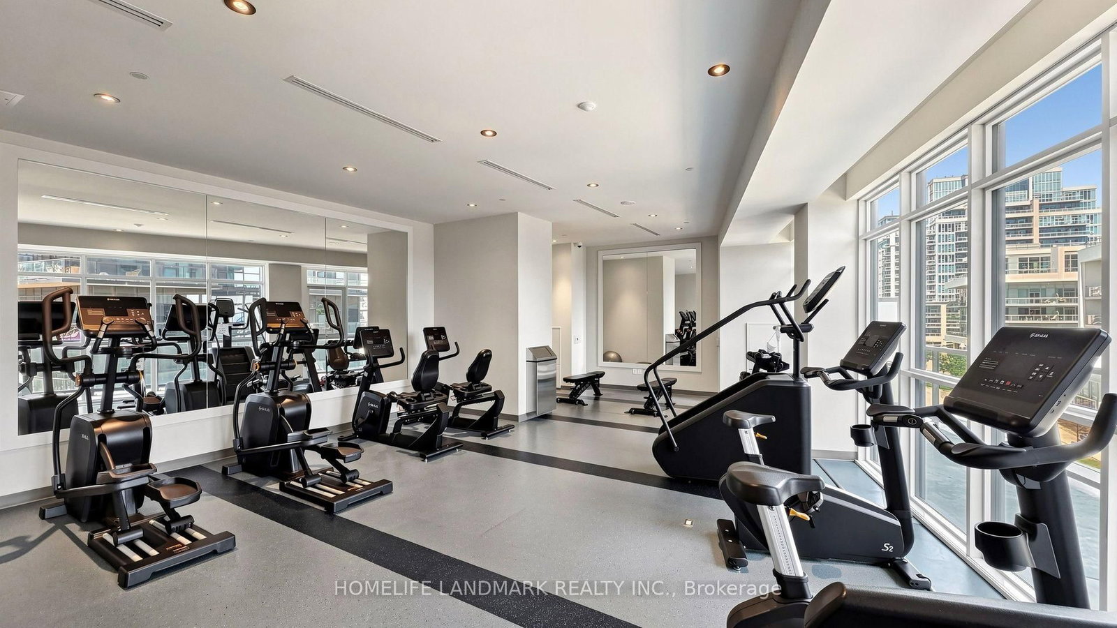 38 Annie Craig Drive • #2702 • Toronto, ON photo 39