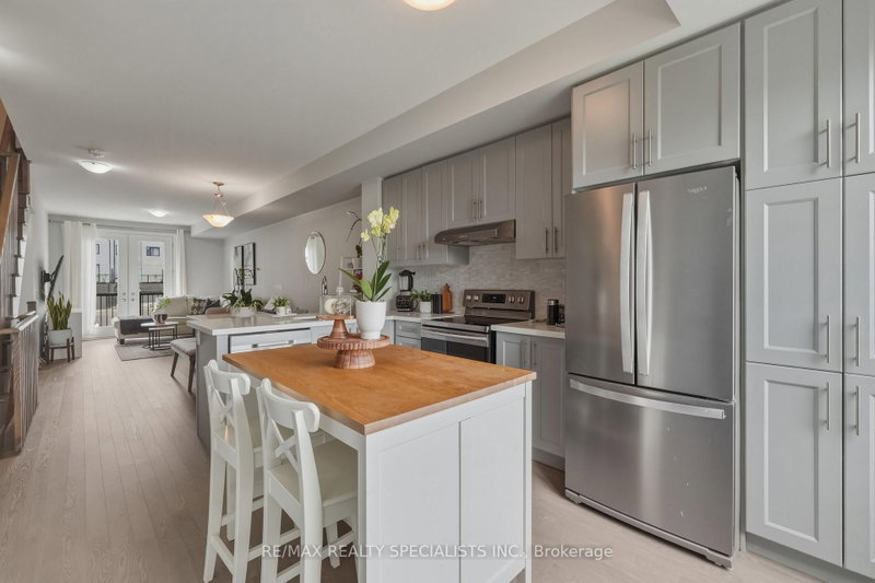 348 Wheat Boom Oakville,ON L6H 3Y6 — Photo 10