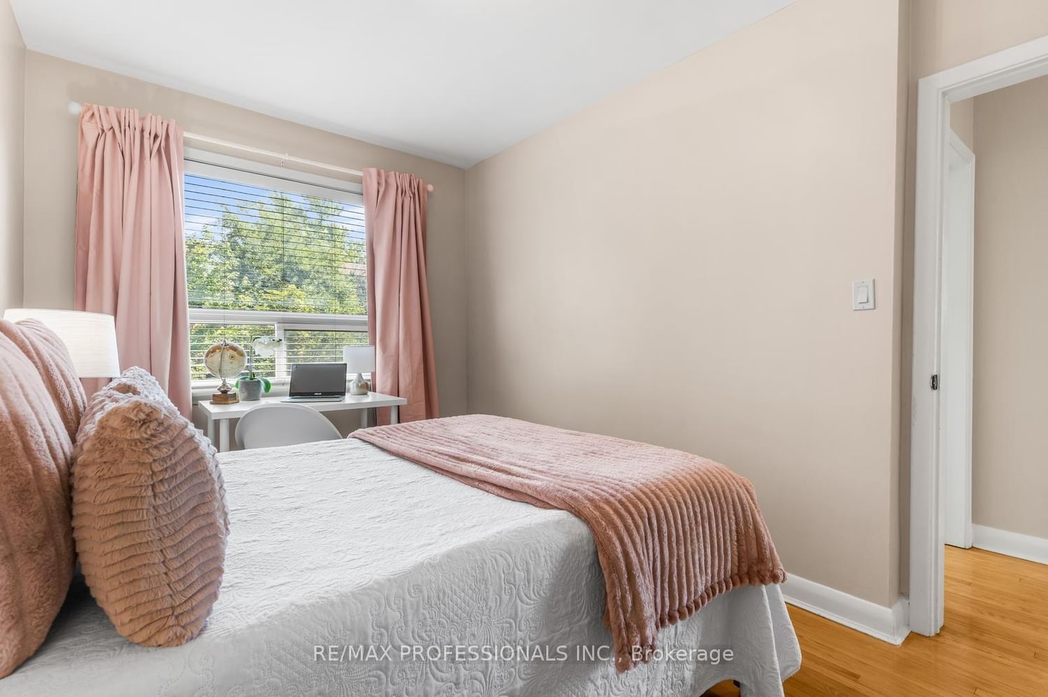 21 Brendwin Road • Toronto, ON photo 25