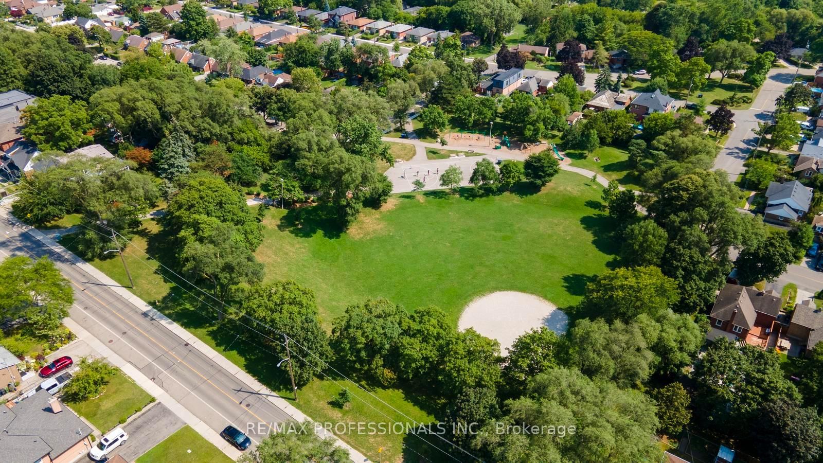 21 Brendwin Road • Toronto, ON photo 37