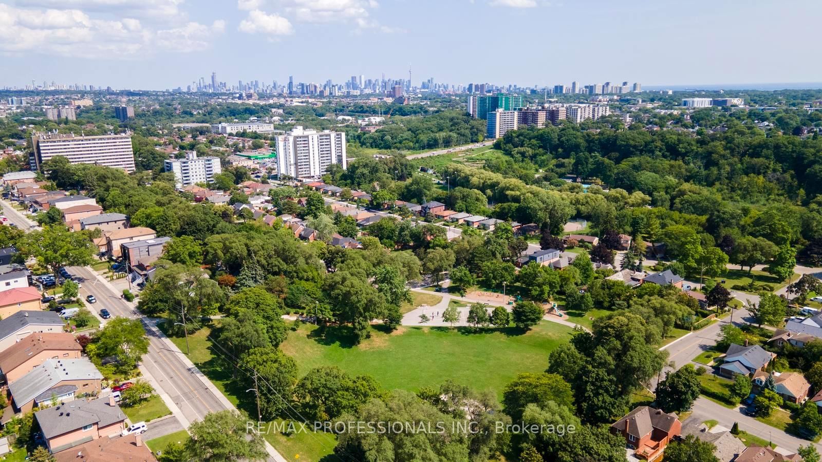 21 Brendwin Road • Toronto, ON photo 38