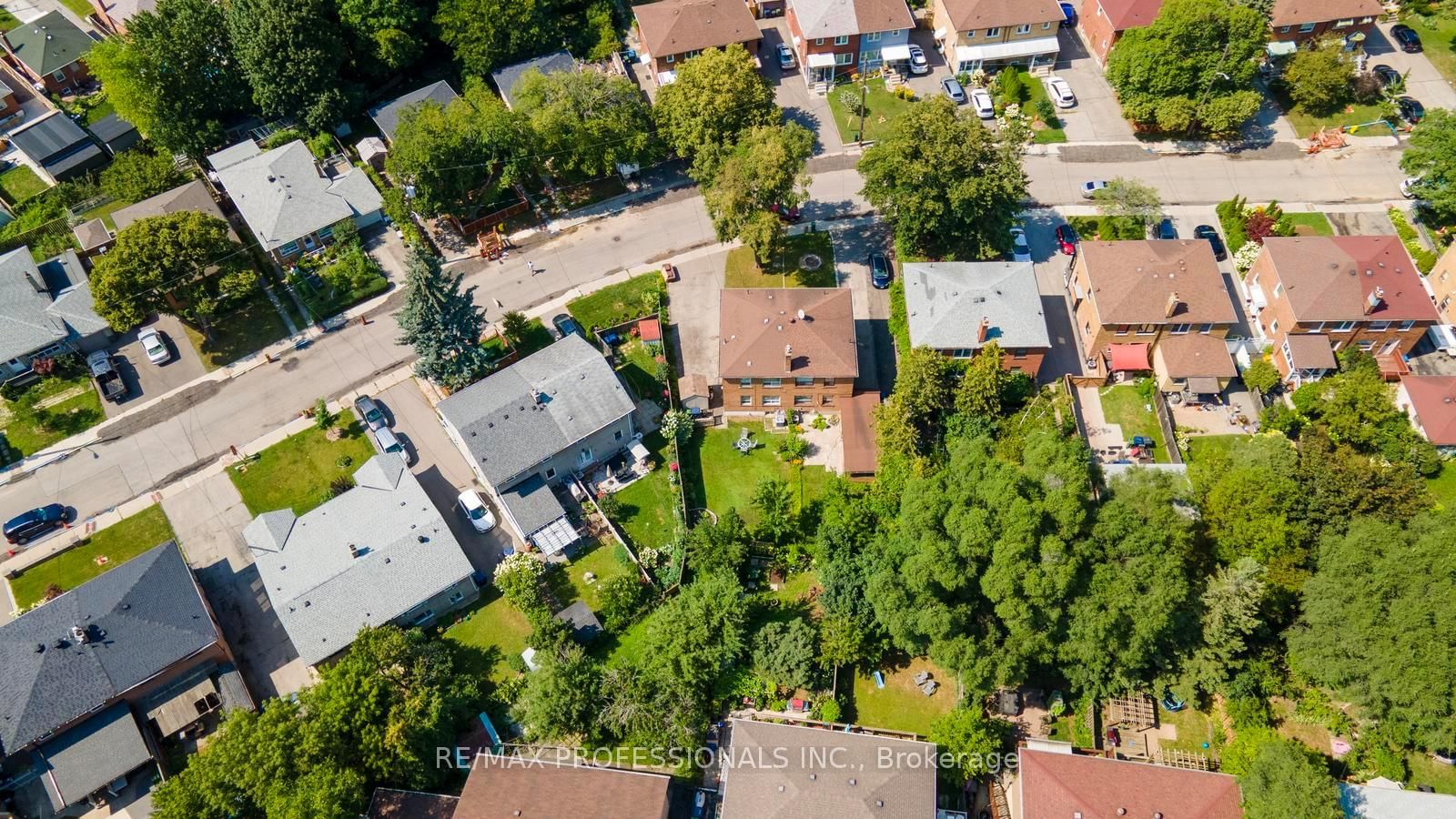 21 Brendwin Road • Toronto, ON photo 39