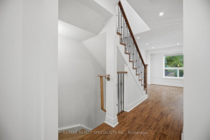 5530 Glen Erin Mississauga,ON L5M 6E8 — Photo 35