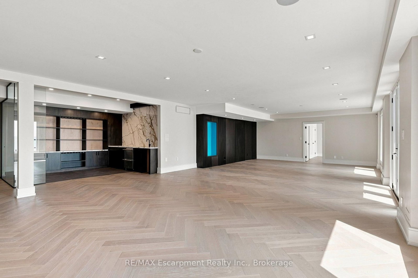 100 Appleby Place • Burlington, ON photo 32