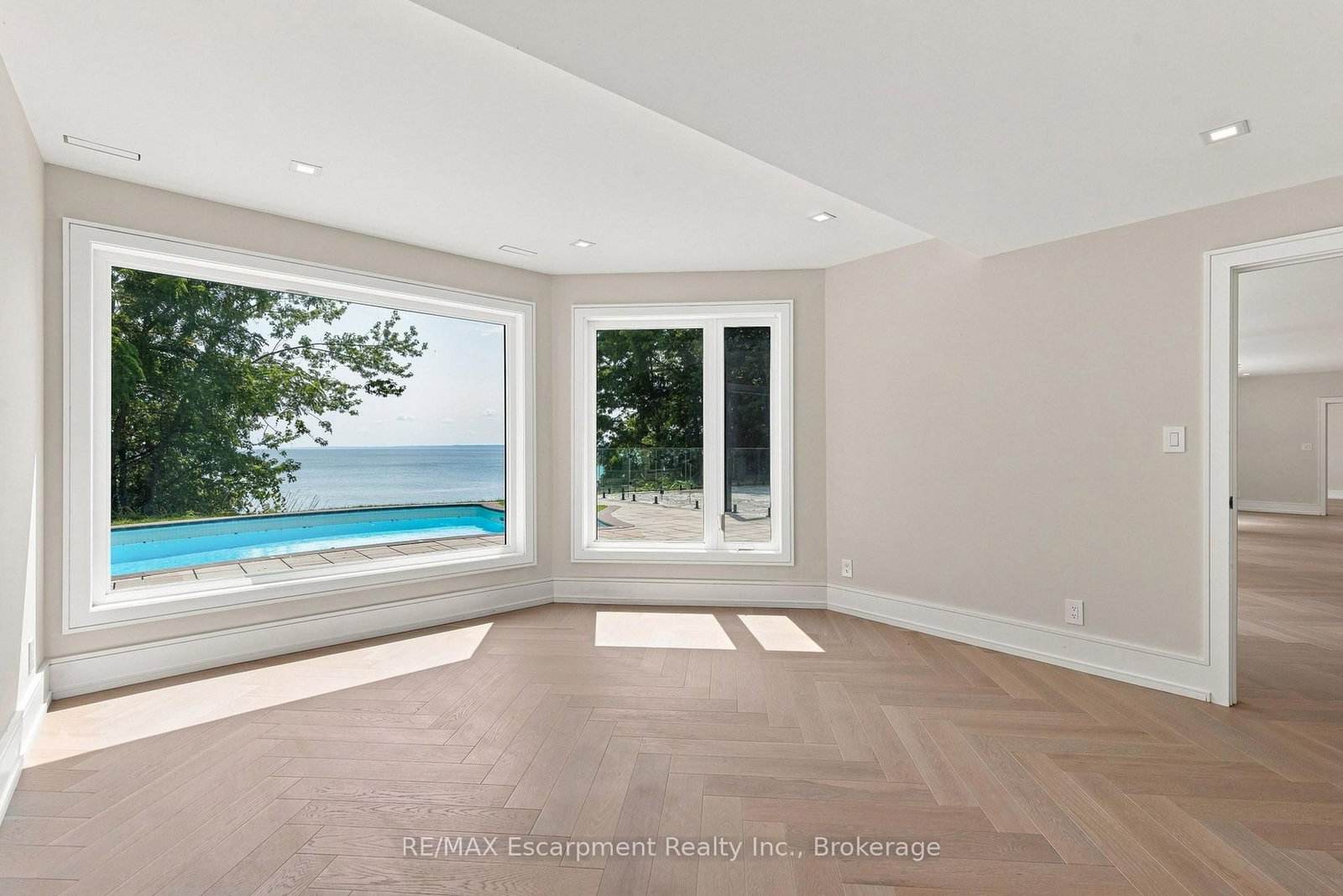 100 Appleby Place • Burlington, ON photo 35