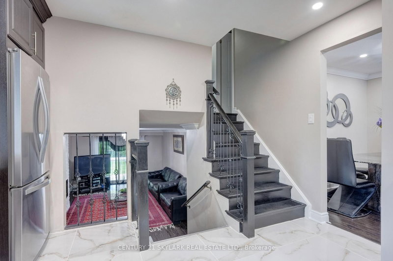 71 Abell Drive S