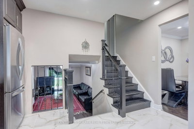 71 Abell Drive, Brampton, ON, photo 3