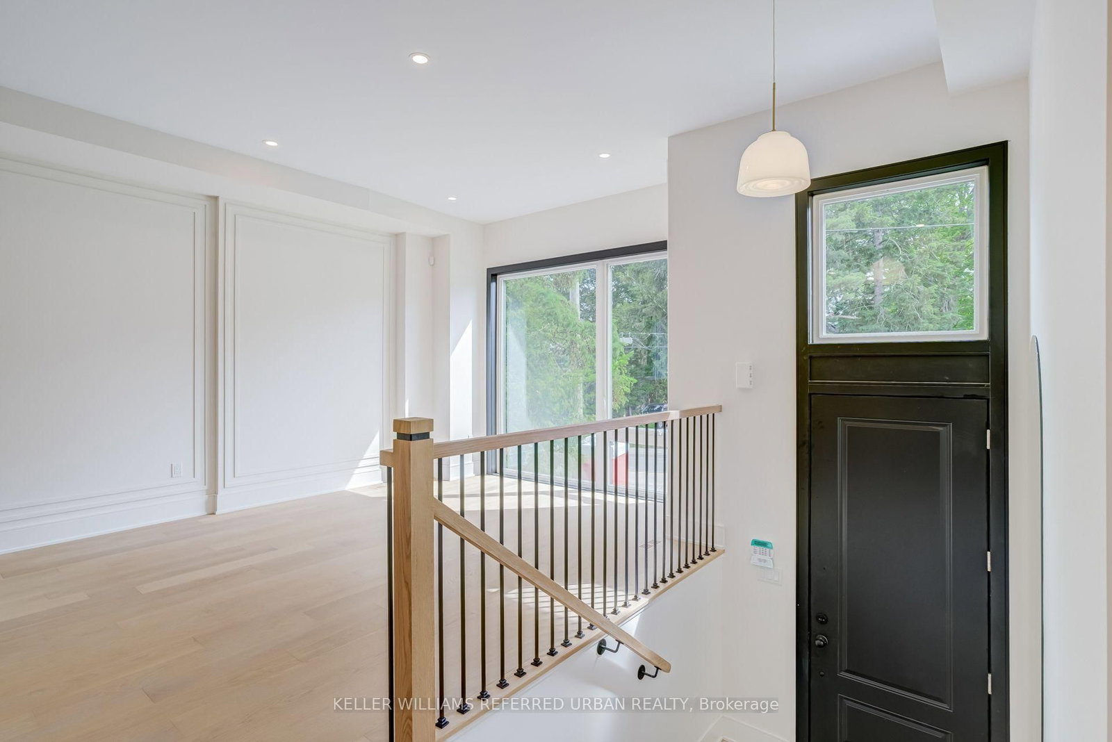 37 Wesley Avenue, Mississauga 3