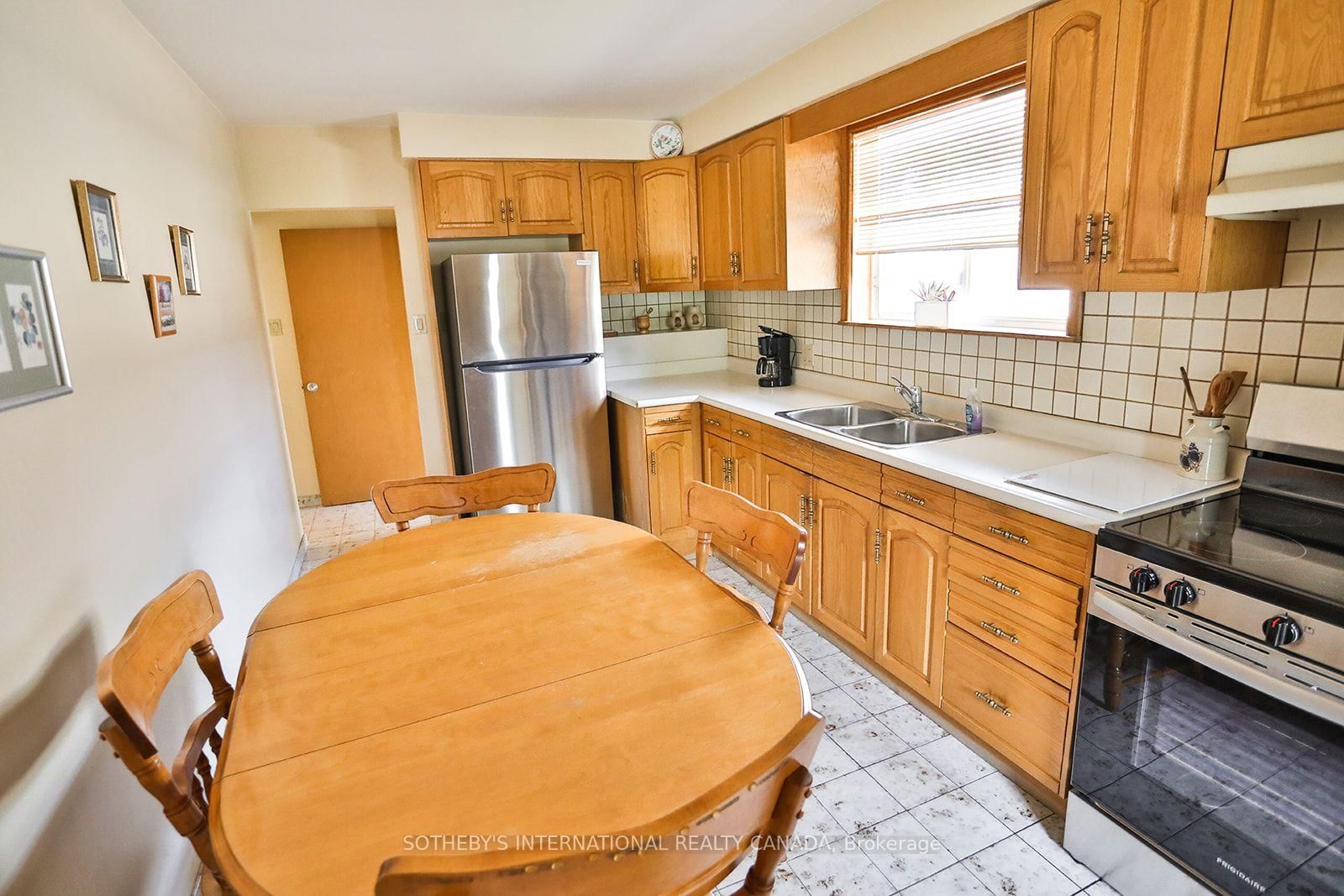 12 Waterbury Drive • Toronto, ON photo 16