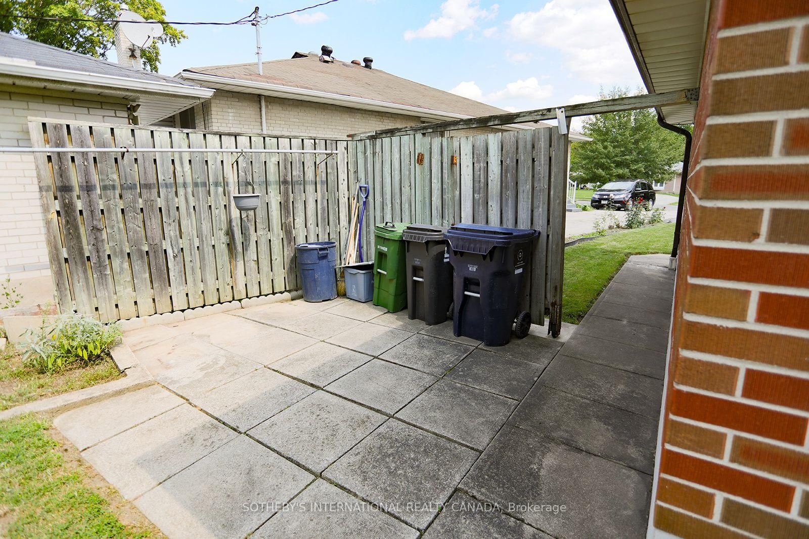 12 Waterbury Drive • Toronto, ON photo 38