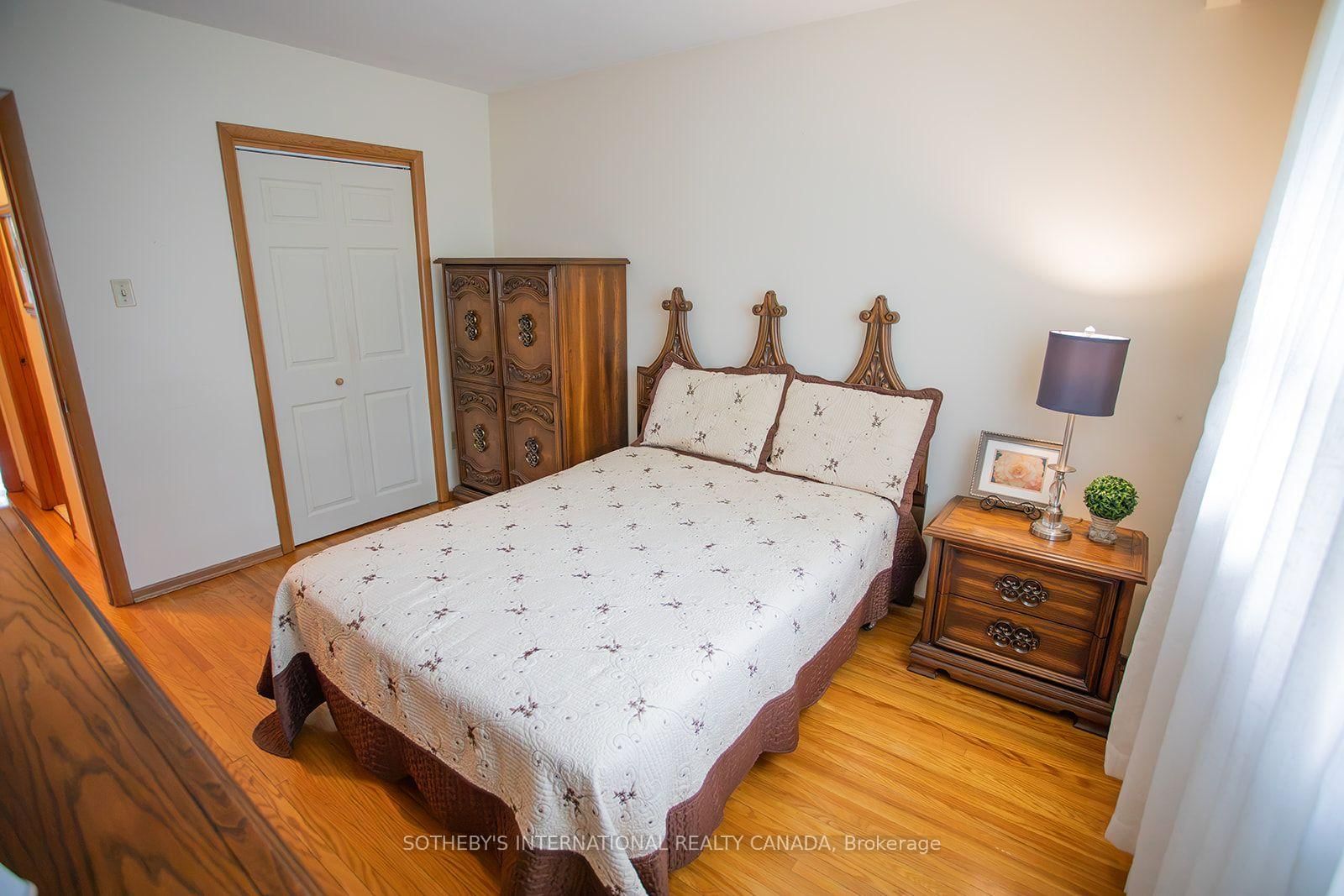 12 Waterbury Drive • Toronto, ON photo 8