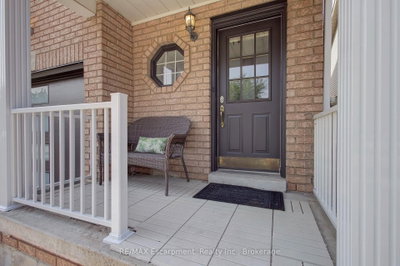 5143 Lampman Avenue • Burlington, ON photo 2