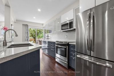 5143 Lampman Avenue • Burlington, ON photo 8