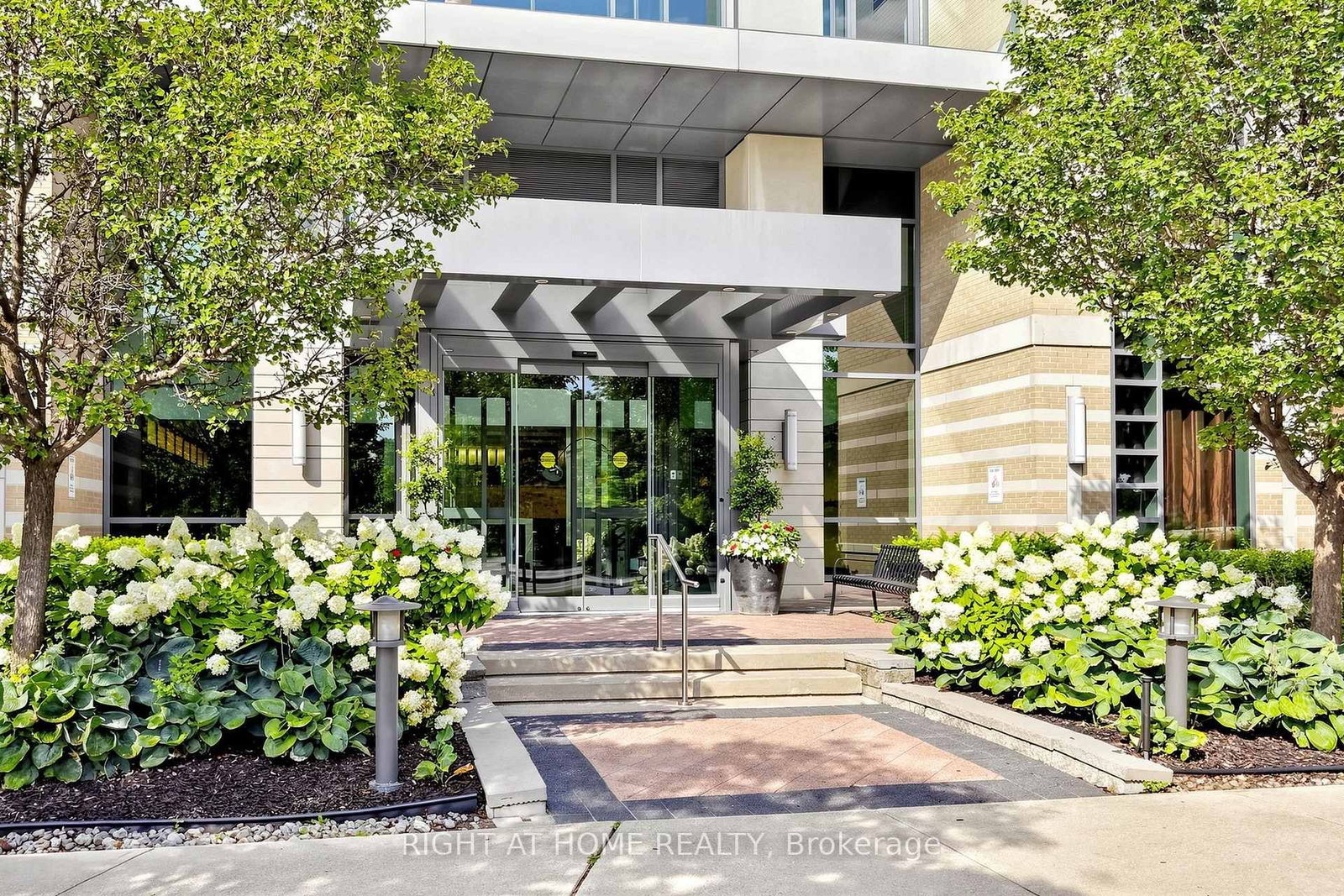 225 Sherway Gardens Road • #109 • Toronto, ON photo 3