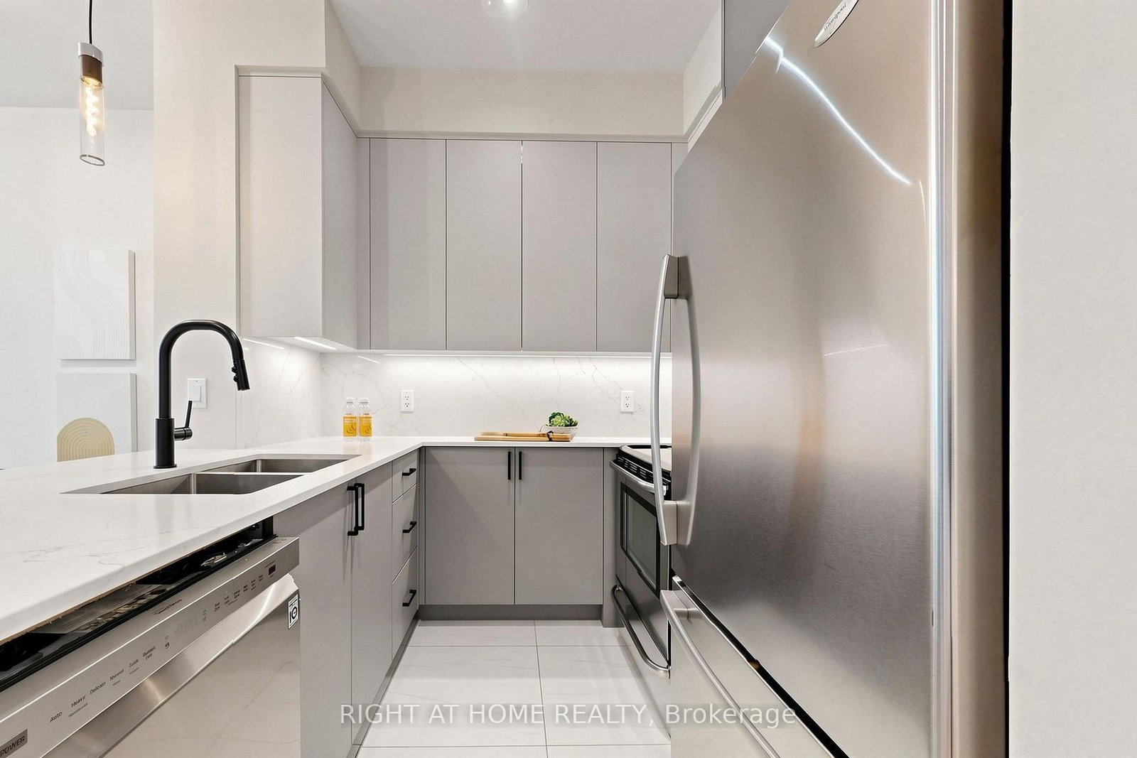225 Sherway Gardens Road • #109 • Toronto, ON photo 9