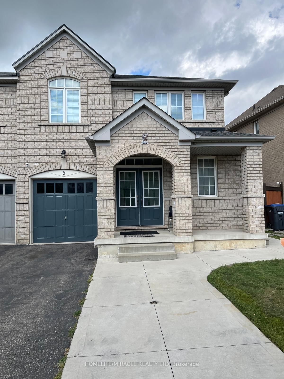 8 Sculptor Street • Brampton, ON photo 1