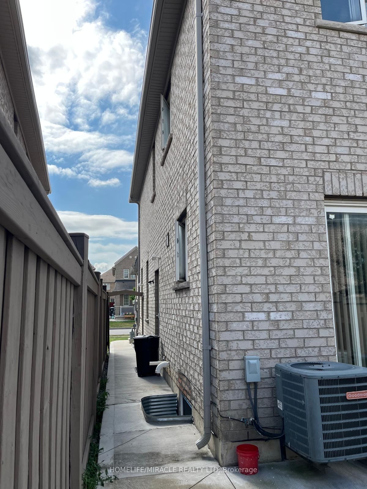 8 Sculptor Street • Brampton, ON photo 22