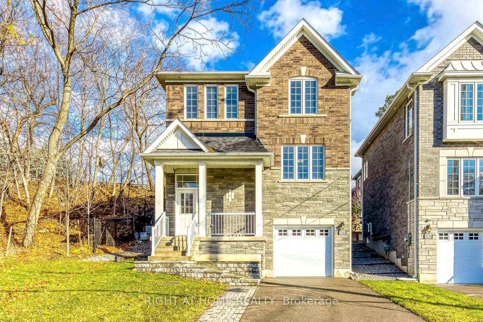 2581 Islington Avenue, Toronto 4