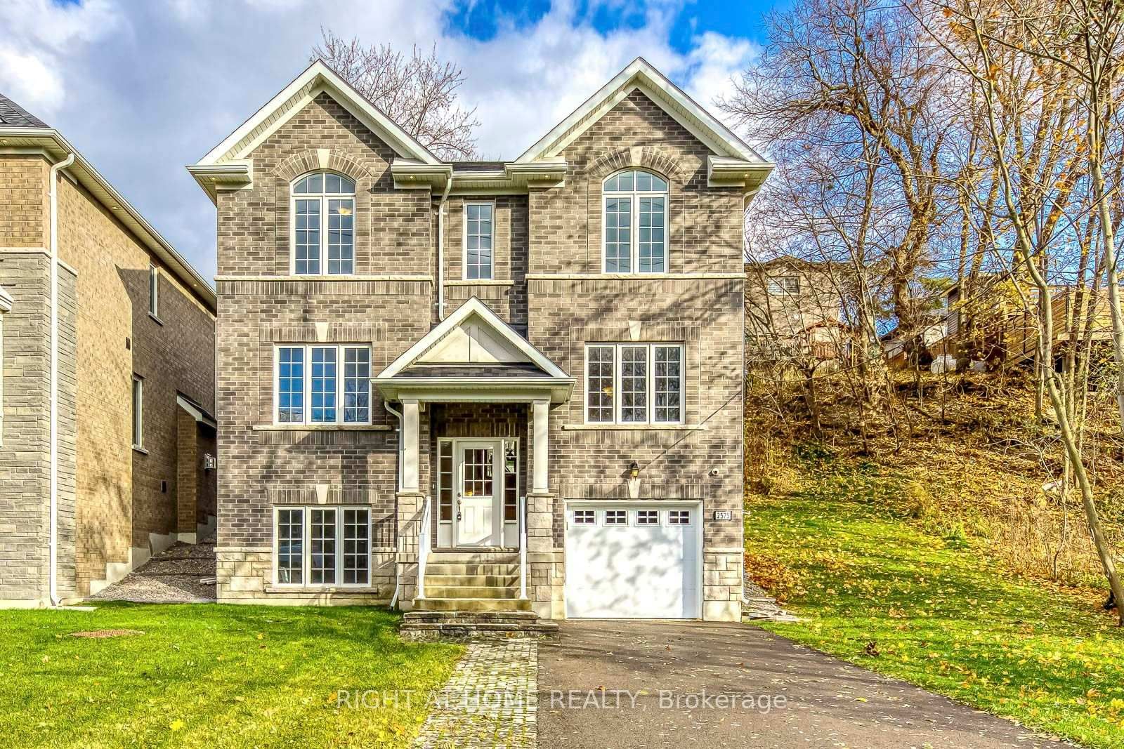 2575 Islington Avenue, Toronto 2