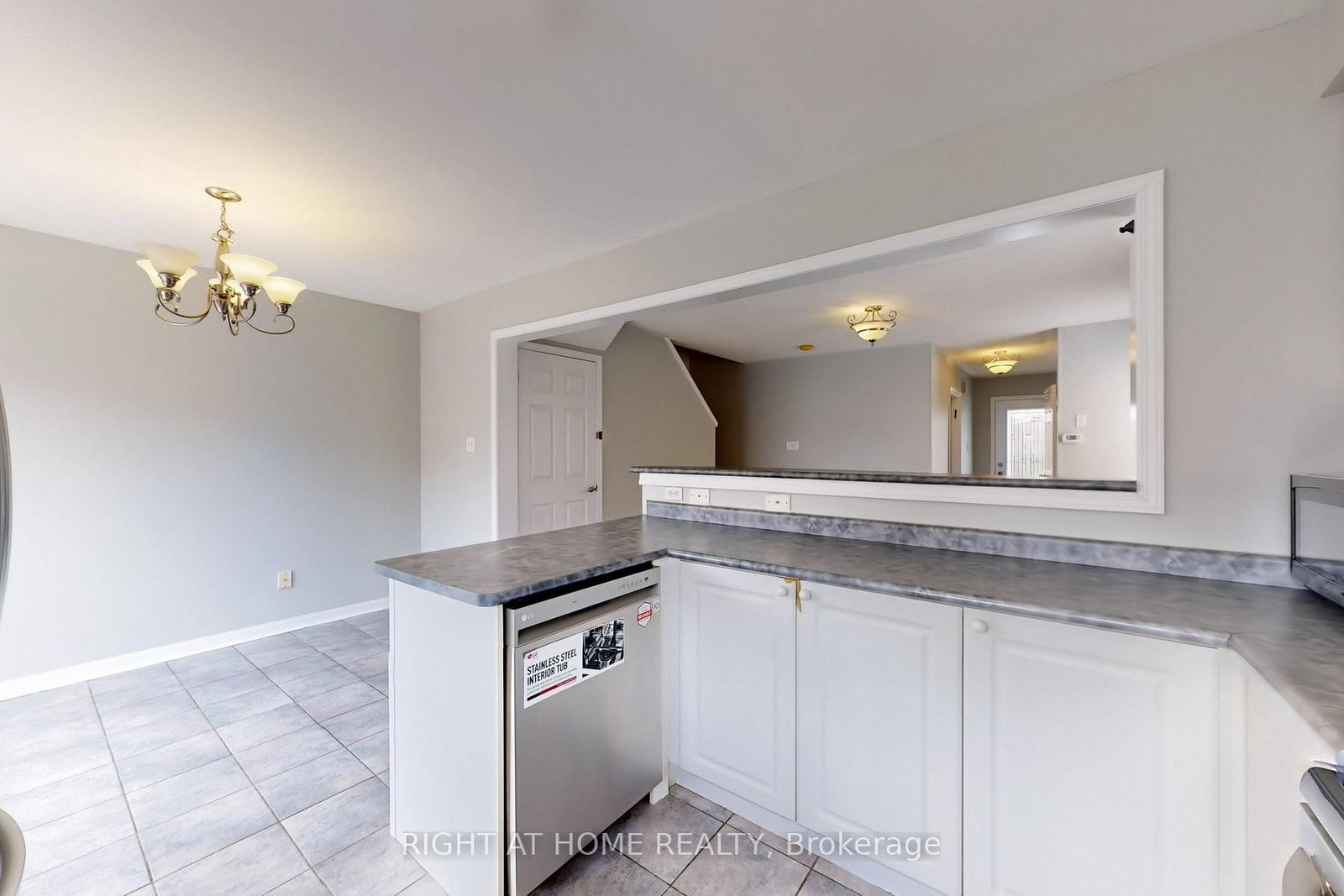 21 Dunlop Court • Brampton, ON photo 13